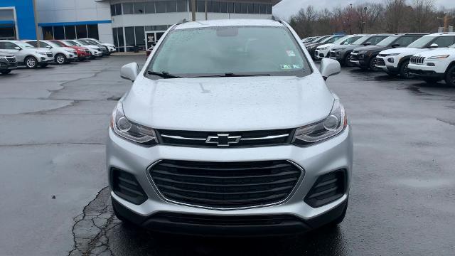 2022 Chevrolet Trax Vehicle Photo in MOON TOWNSHIP, PA 15108-2571