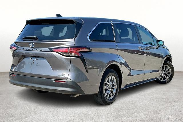 2021 Toyota Sienna Vehicle Photo in Tulsa, OK 74145
