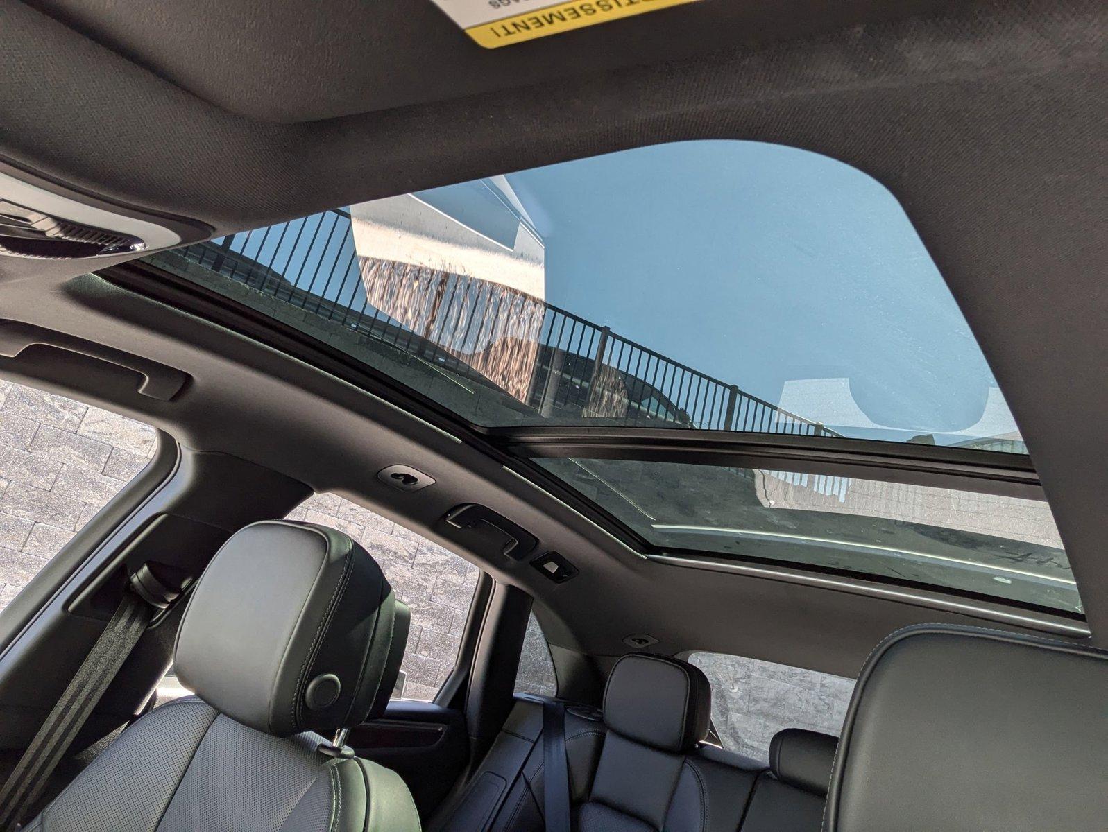 2025 Porsche Macan Vehicle Photo in Towson, MD 21204