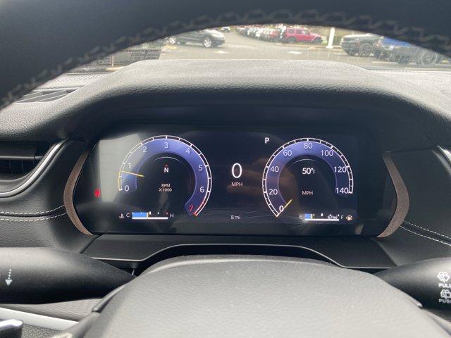 2025 Jeep Grand Cherokee Vehicle Photo in Doylsetown, PA 18901