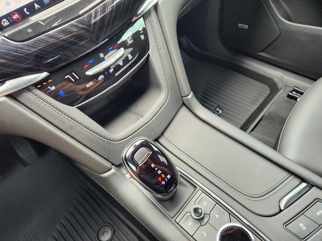 2025 Cadillac XT6 Vehicle Photo in HOUSTON, TX 77079