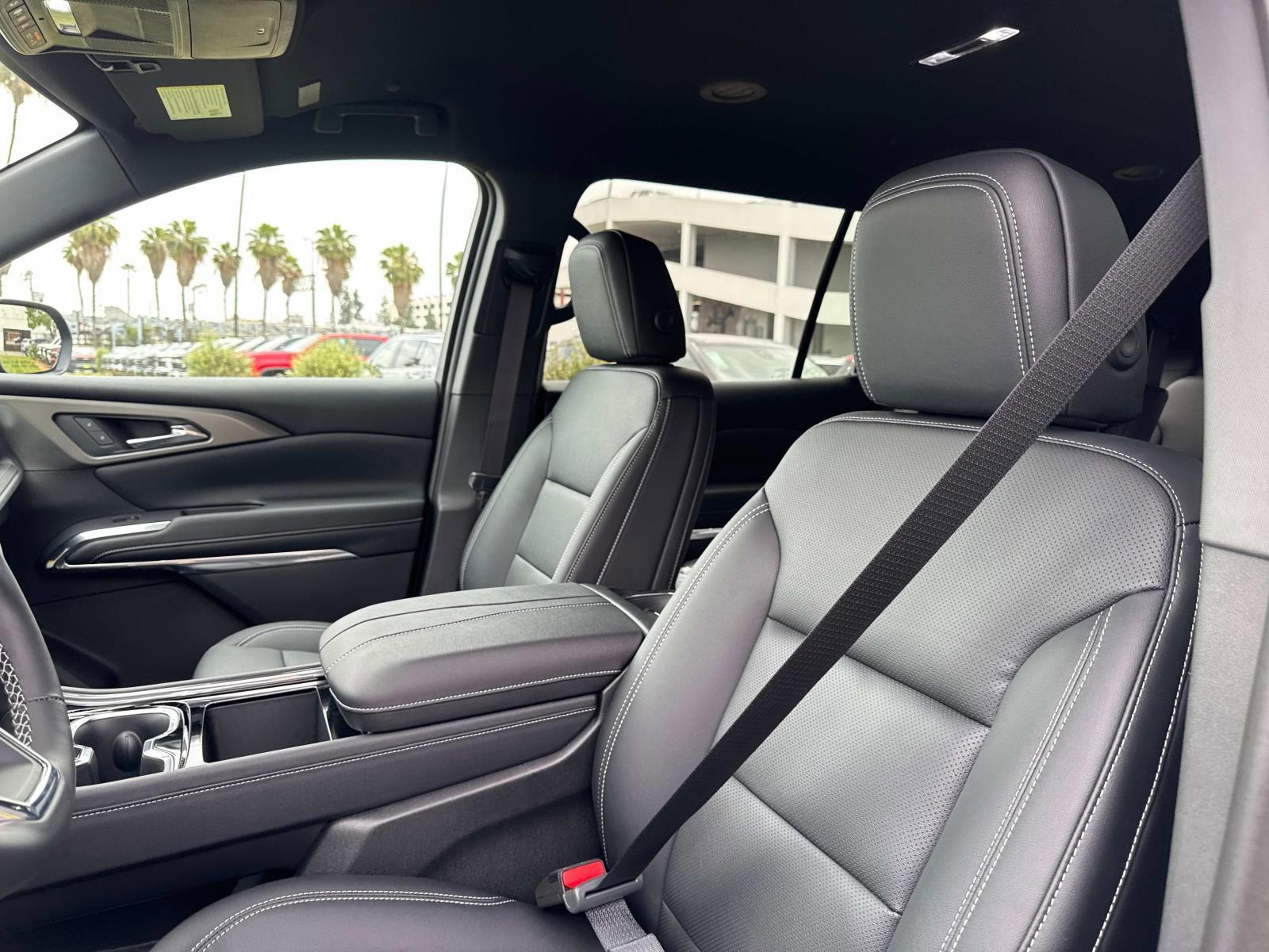 2025 Chevrolet Traverse Vehicle Photo in LOS ANGELES, CA 90007-3794