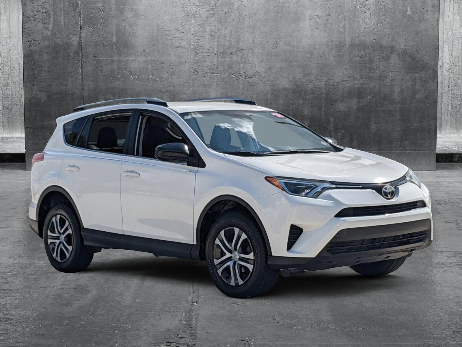 2018 Toyota RAV4 Vehicle Photo in Davie, FL 33331