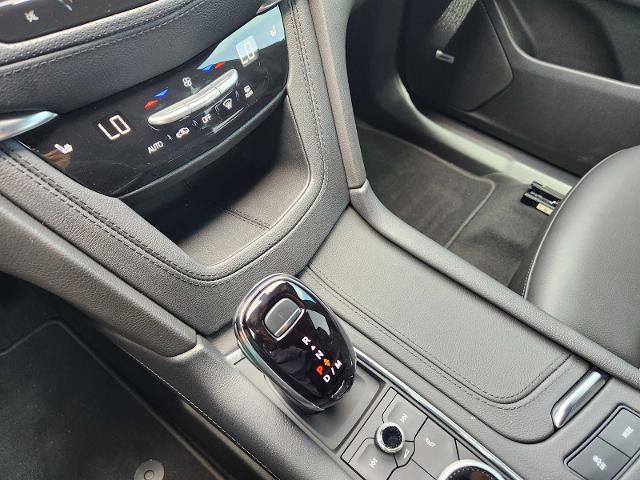 2025 Cadillac XT6 Vehicle Photo in HOUSTON, TX 77079