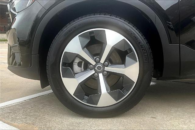 2025 Volvo XC40 Vehicle Photo in Houston, TX 77007