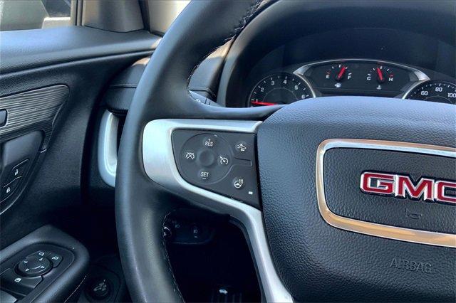 2024 GMC Terrain Vehicle Photo in TOPEKA, KS 66609-0000