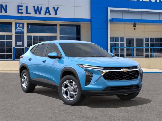2025 Chevrolet Trax Vehicle Photo in ENGLEWOOD, CO 80113-6708