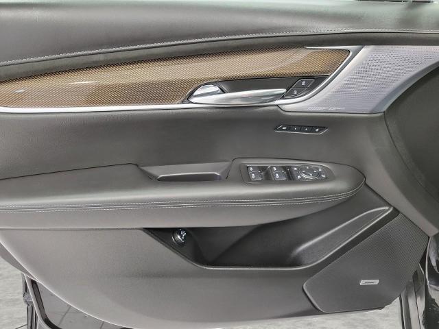 2024 Cadillac XT6 Vehicle Photo in GREEN BAY, WI 54303-3330