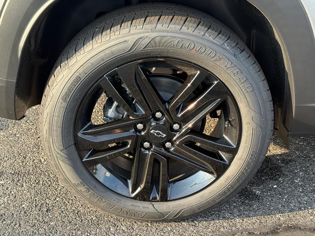 2025 Chevrolet Trax Vehicle Photo in COLUMBIA, MO 65203-3903