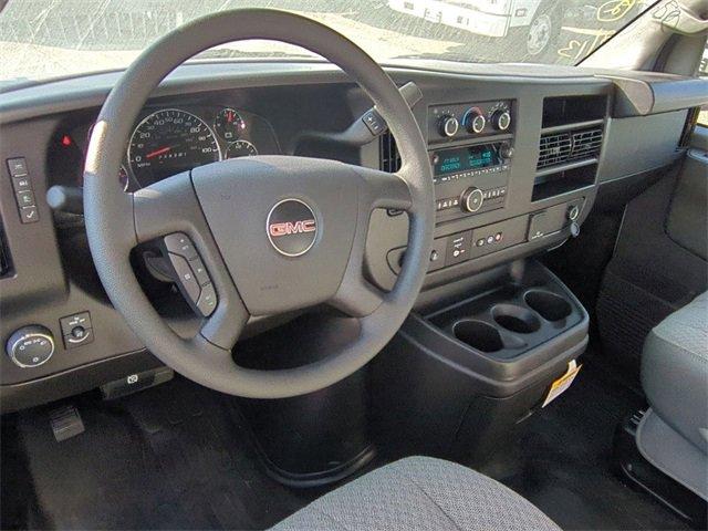 2024 GMC Savana Cutaway 4500 Vehicle Photo in PASADENA, CA 91107-3803