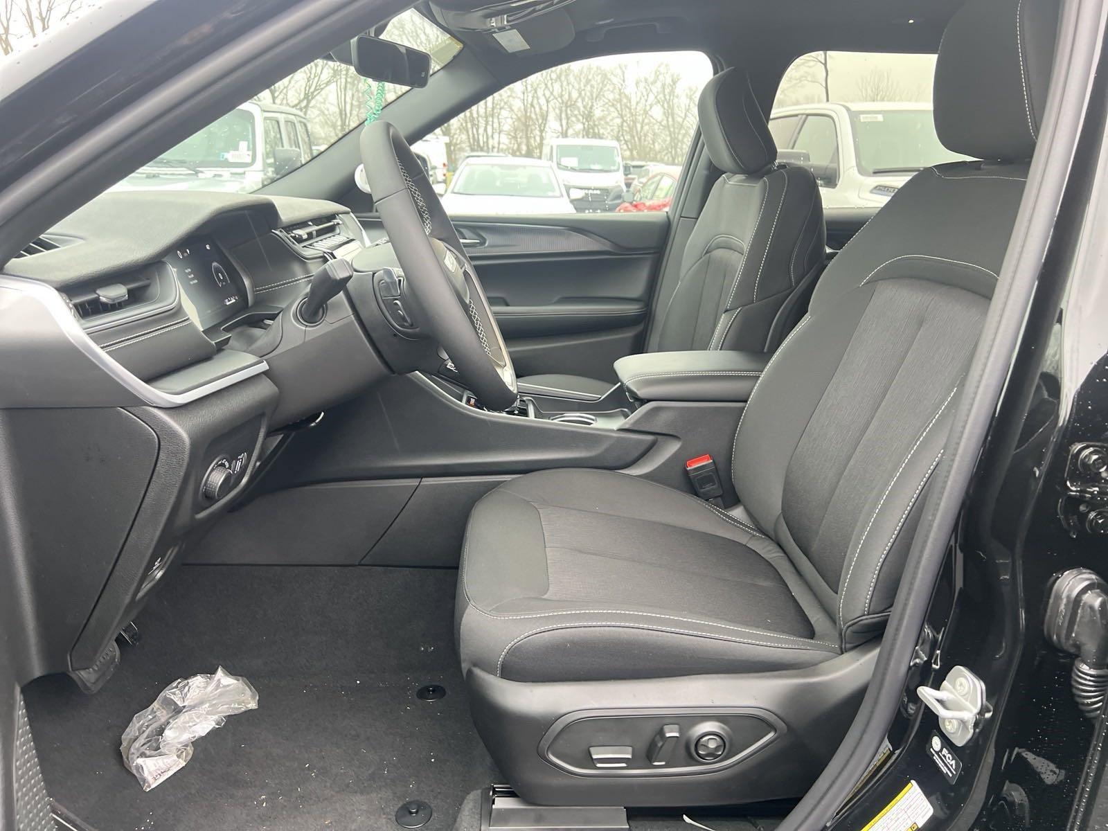 2025 Jeep Grand Cherokee L Vehicle Photo in Mechanicsburg, PA 17050-1707