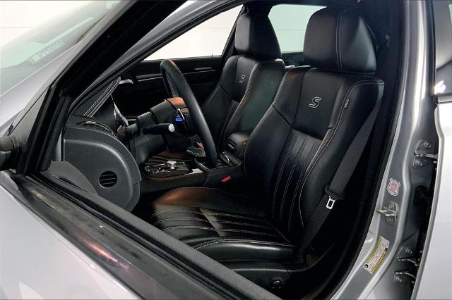 2023 Chrysler 300 Vehicle Photo in Lees Summit, MO 64086