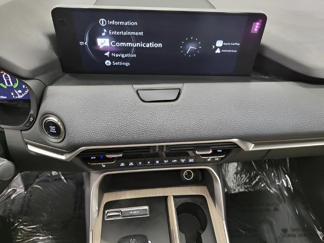 2024 Mazda CX-90 Vehicle Photo in Green Bay, WI 54304