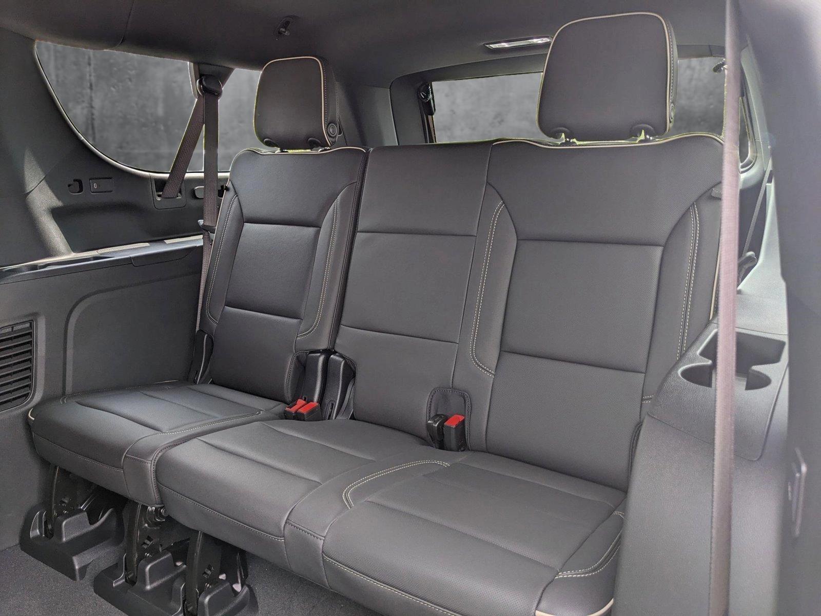 2025 Chevrolet Suburban Vehicle Photo in HOUSTON, TX 77034-5009