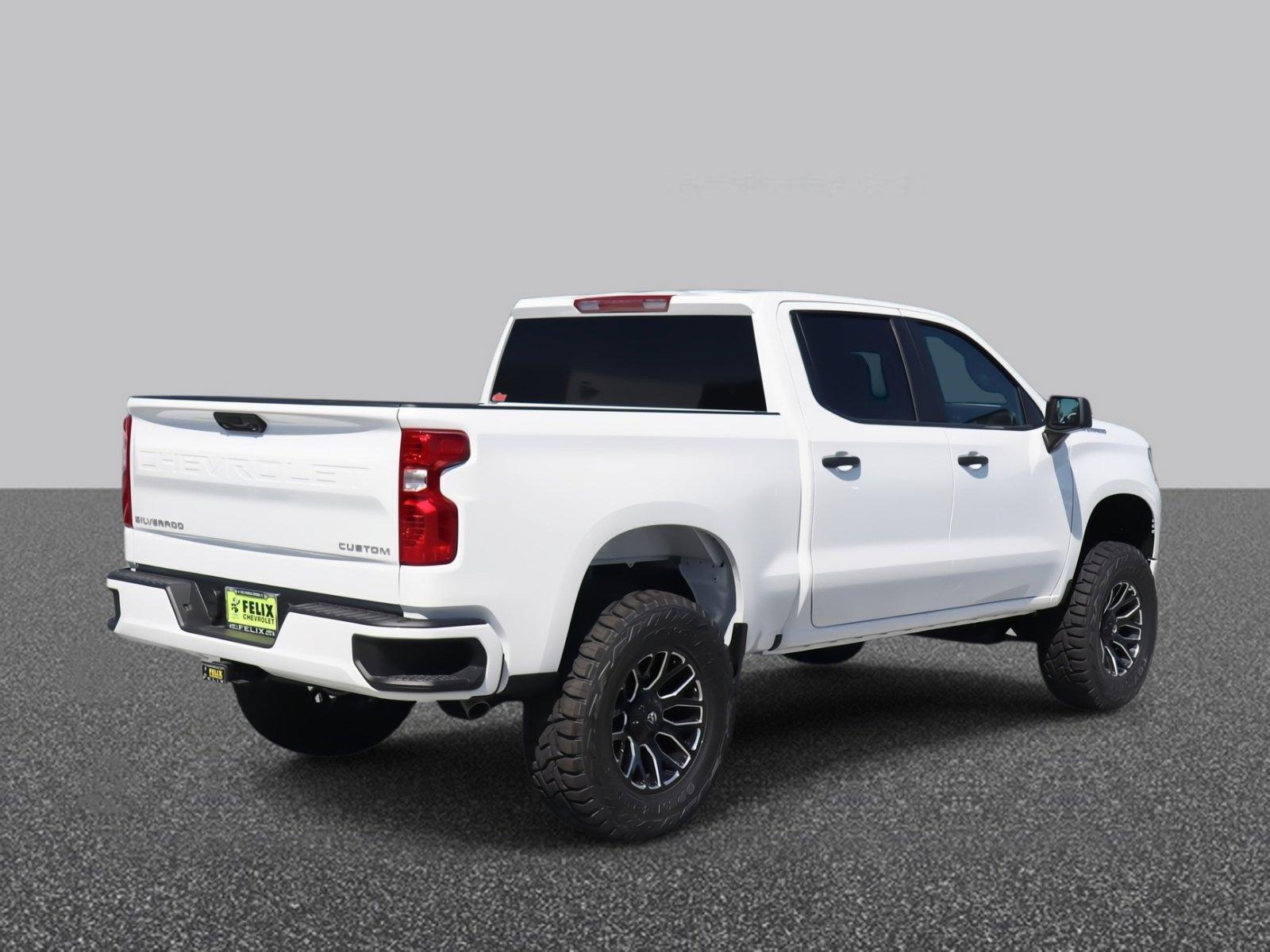 2025 Chevrolet Silverado 1500 Vehicle Photo in LOS ANGELES, CA 90007-3794
