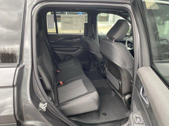 2025 Jeep Grand Cherokee Vehicle Photo in Doylsetown, PA 18901