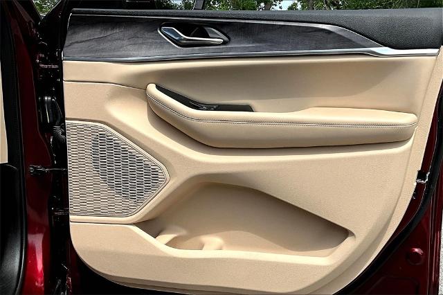 2024 Jeep Grand Cherokee Vehicle Photo in Tulsa, OK 74145