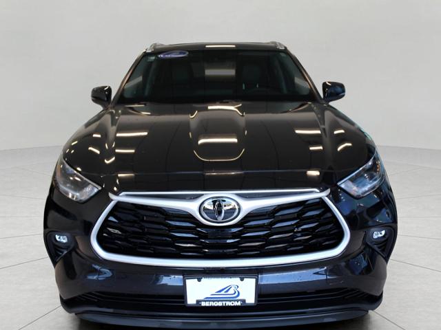 2021 Toyota Highlander Vehicle Photo in Green Bay, WI 54304