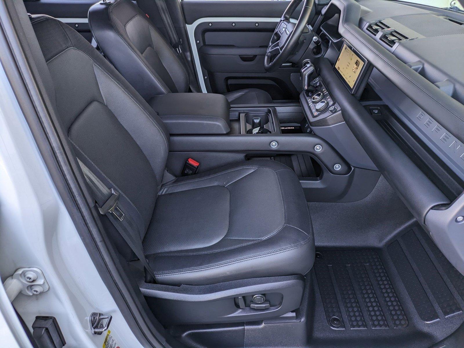 2024 Land Rover Defender Vehicle Photo in Tampa, FL 33614