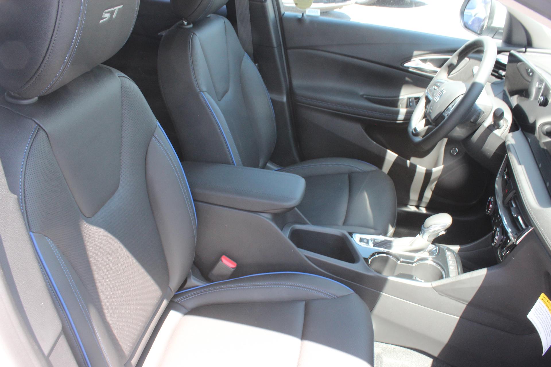 2026 Buick Encore GX Vehicle Photo in AURORA, CO 80012-4011