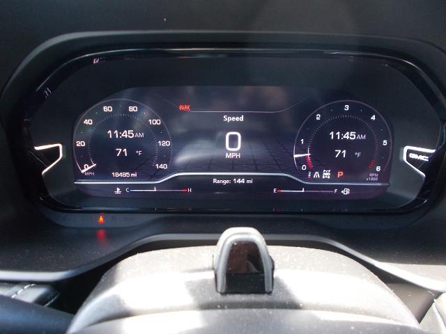 2023 GMC Yukon Vehicle Photo in LOWELL, MA 01852-4336
