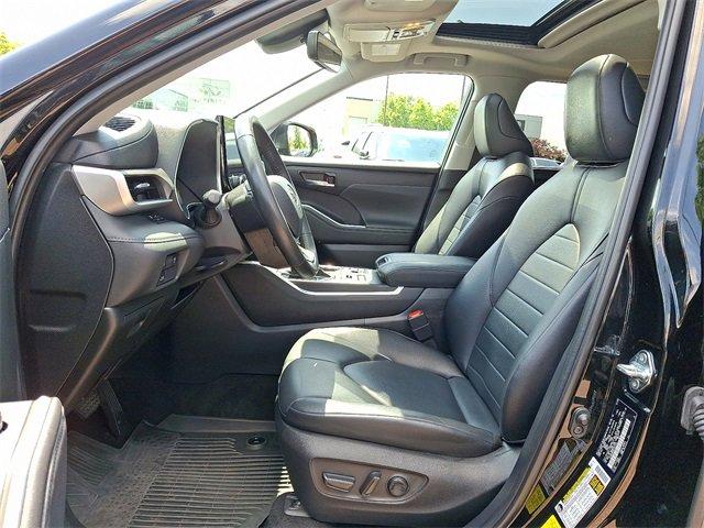 2023 Toyota Highlander Vehicle Photo in Willow Grove, PA 19090