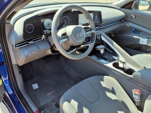 2025 Hyundai ELANTRA Vehicle Photo in Peoria, IL 61615
