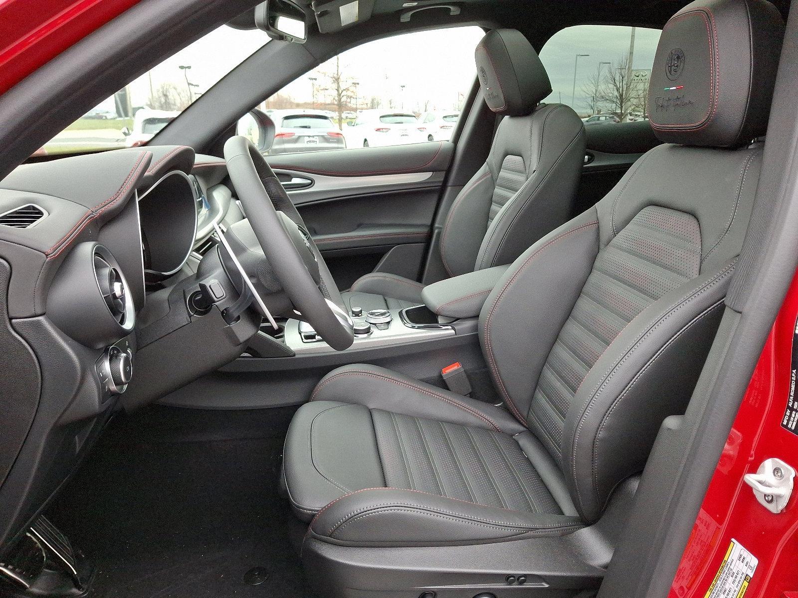 2025 Alfa Romeo Stelvio Vehicle Photo in Mechanicsburg, PA 17050