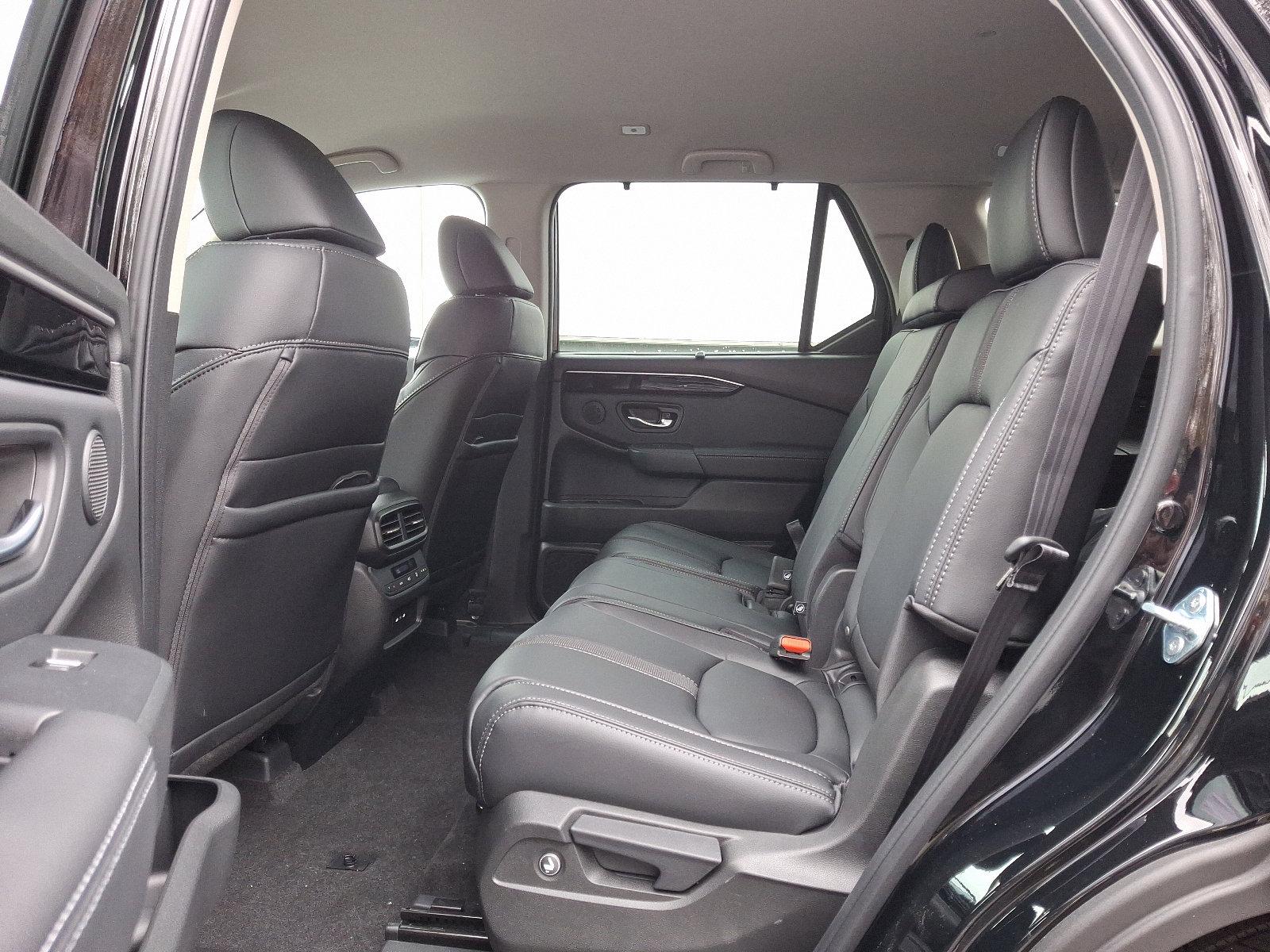 2025 Honda Pilot Vehicle Photo in Harrisburg, PA 17111