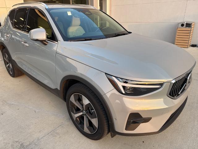 2025 Volvo XC40 Vehicle Photo in Grapevine, TX 76051