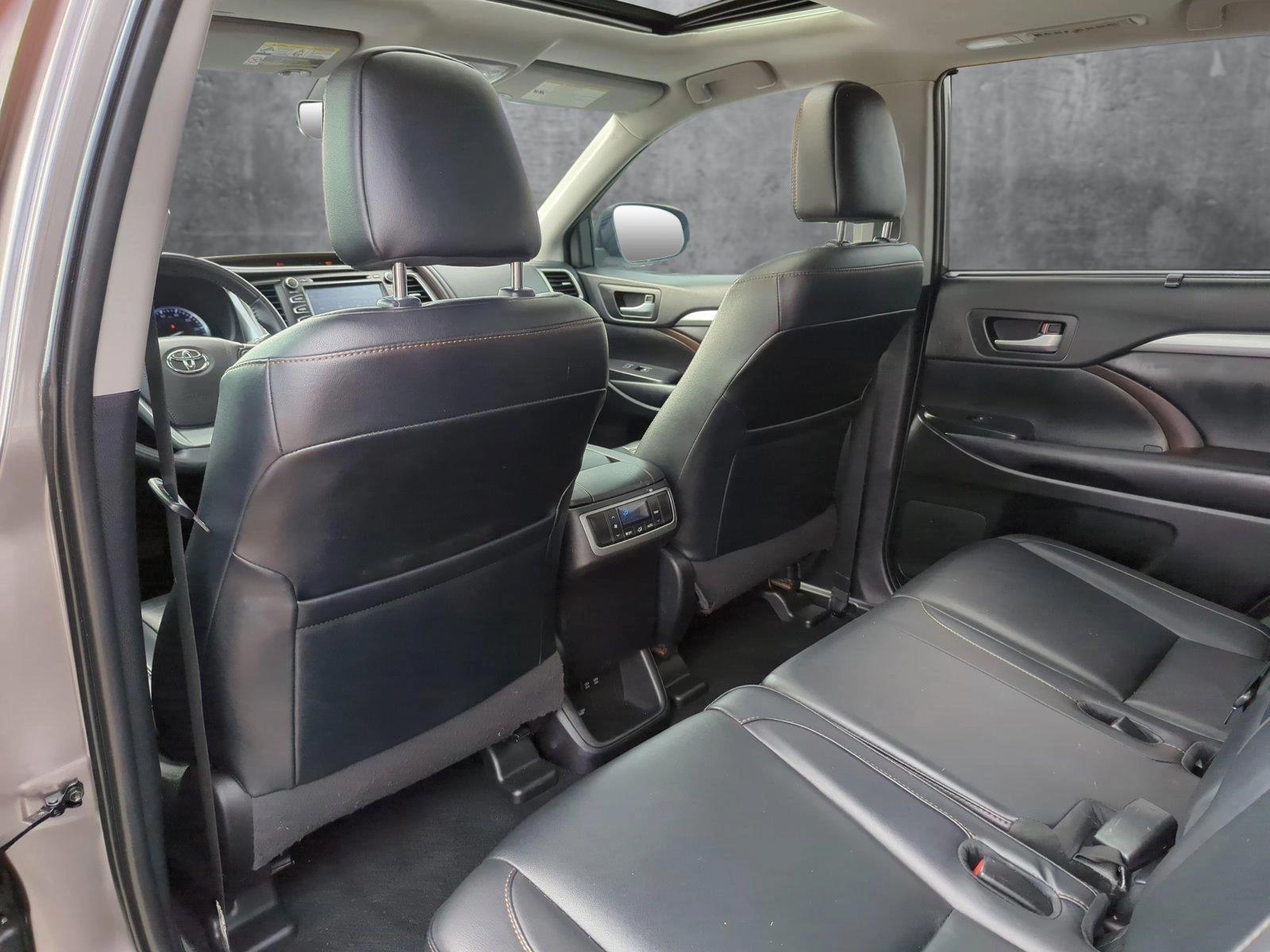 2019 Toyota Highlander Vehicle Photo in Memphis, TN 38125