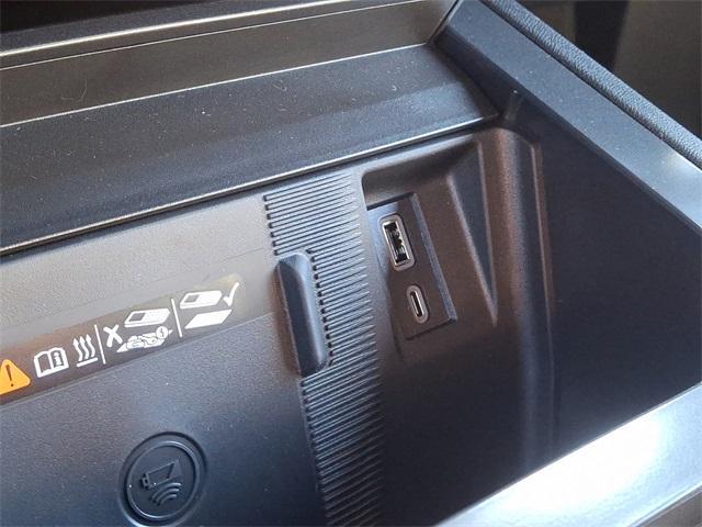 2025 GMC HUMMER EV SUV Vehicle Photo in LEWES, DE 19958-4935