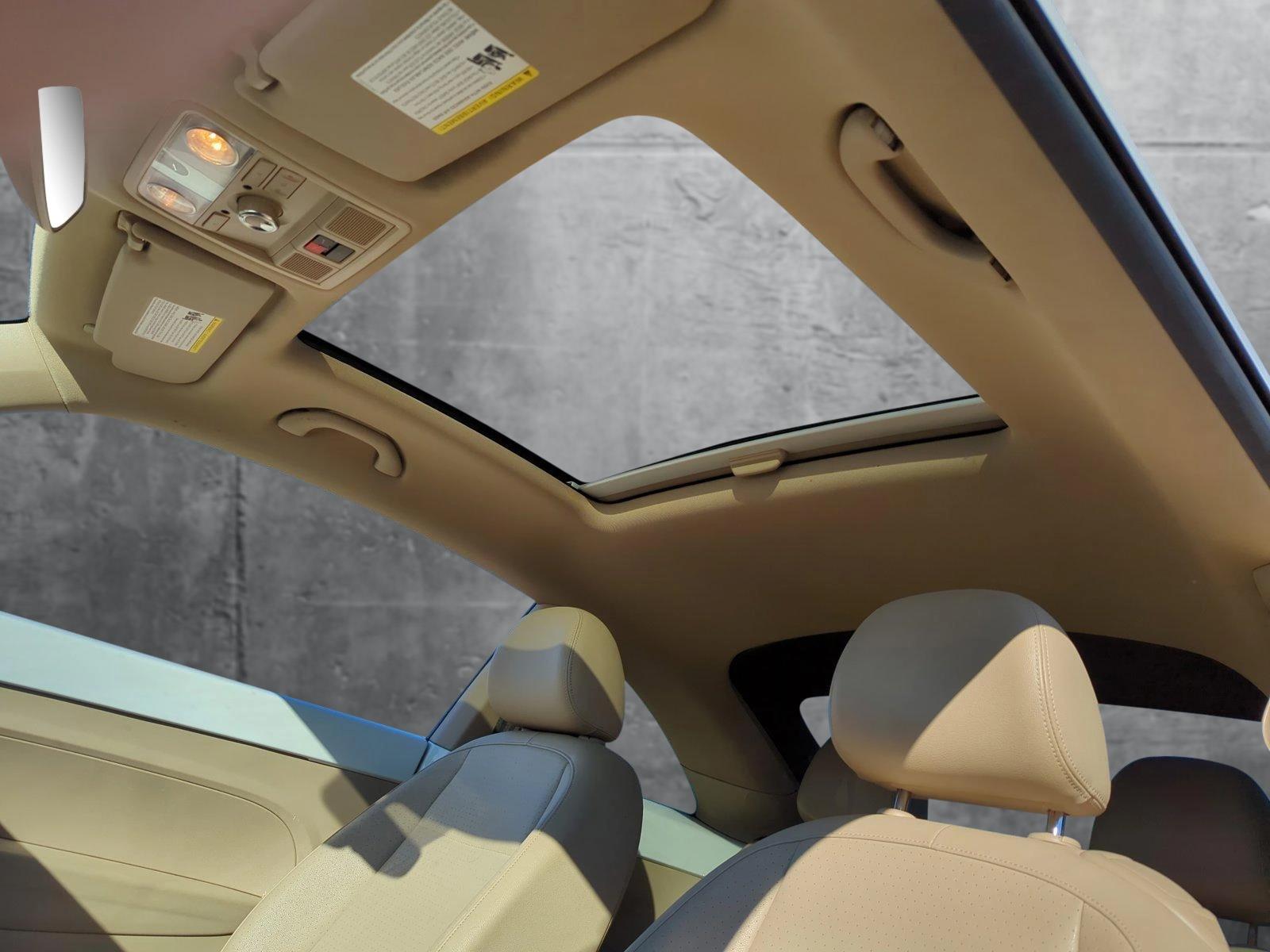 2019 Volkswagen Beetle Vehicle Photo in Memphis, TN 38128
