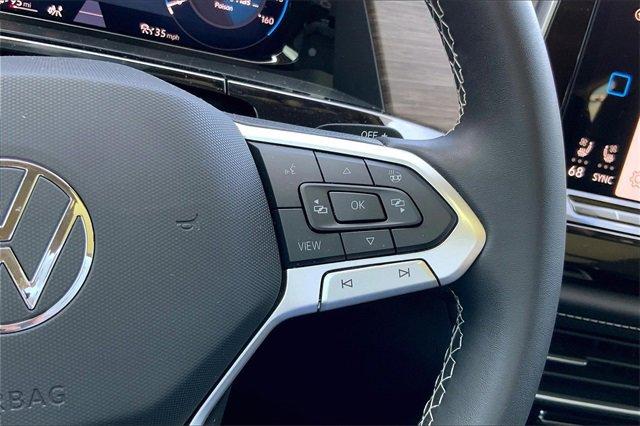 2024 Volkswagen Atlas Vehicle Photo in KANSAS CITY, MO 64114-4545
