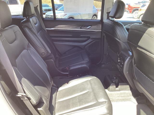 2023 Jeep Grand Cherokee L Vehicle Photo in Gardner, MA 01440