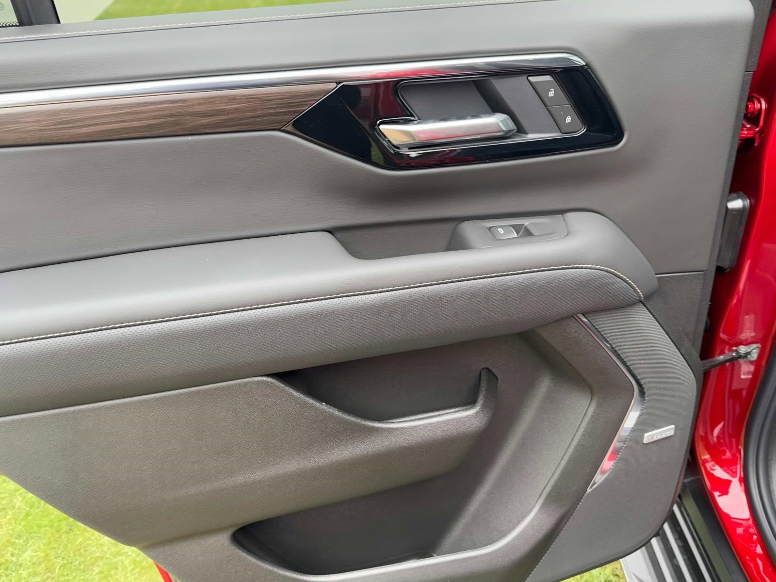 2025 Chevrolet Tahoe Vehicle Photo in LOS ANGELES, CA 90007-3794