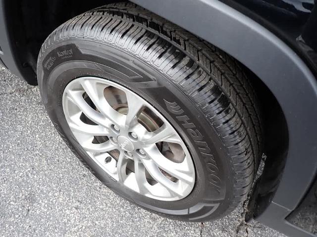 2019 Jeep Cherokee Vehicle Photo in ZELIENOPLE, PA 16063-2910