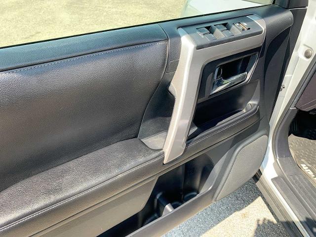 2015 Toyota 4Runner Vehicle Photo in MOON TOWNSHIP, PA 15108-2571