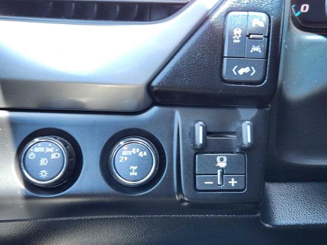 2019 Chevrolet Suburban Vehicle Photo in DENTON, TX 76210-9321