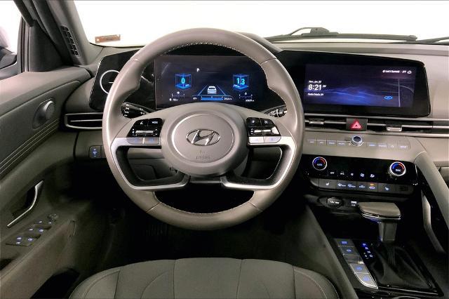2023 Hyundai ELANTRA Vehicle Photo in Lees Summit, MO 64086