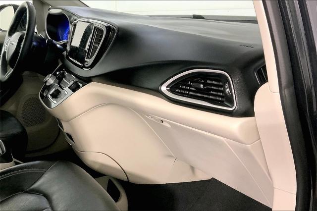 2022 Chrysler Pacifica Vehicle Photo in Kansas City, MO 64114
