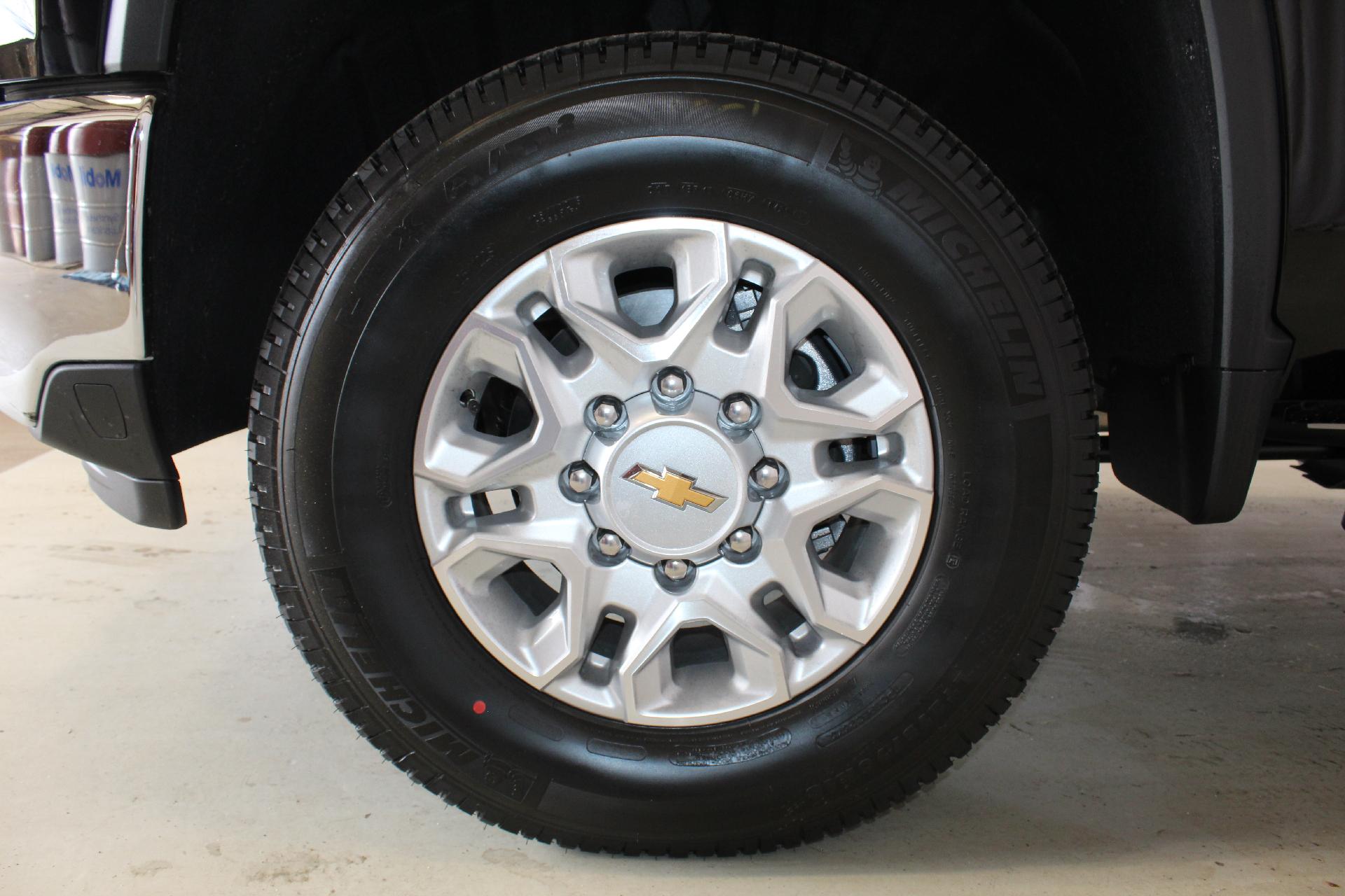 2025 Chevrolet Silverado 2500 HD Vehicle Photo in NORTHAMPTON, MA 01060-1120