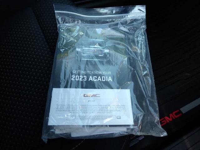 2023 GMC Acadia Vehicle Photo in ZELIENOPLE, PA 16063-2910