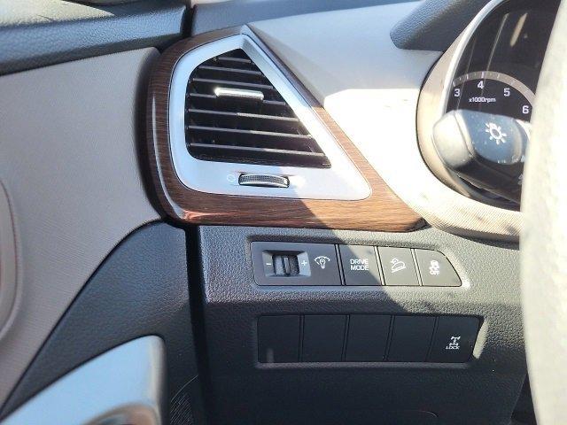 2017 Hyundai Santa Fe Vehicle Photo in THOMPSONTOWN, PA 17094-9014