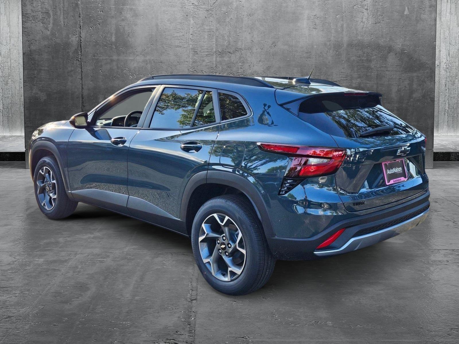 2025 Chevrolet Trax Vehicle Photo in GREENACRES, FL 33463-3207