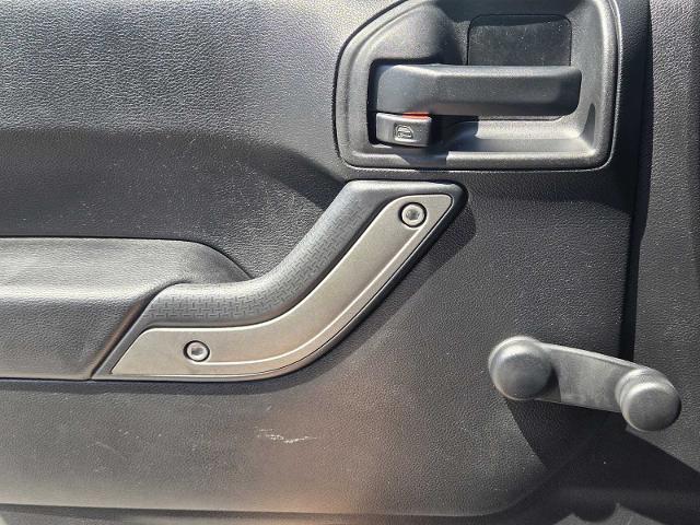2017 Jeep Wrangler Vehicle Photo in DENTON, TX 76210-9321