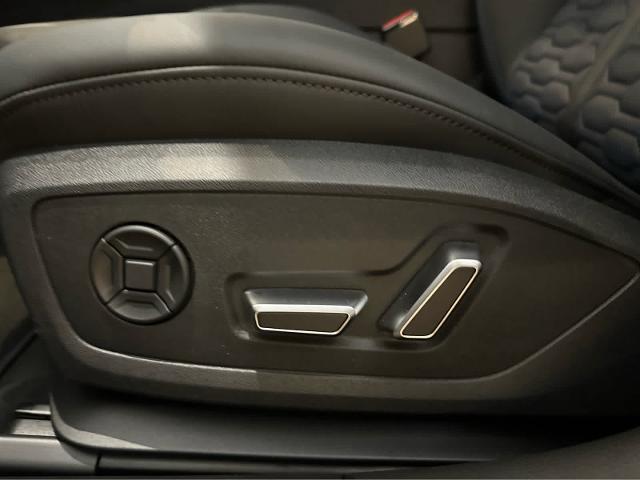 2025 Audi RS 6 Avant Vehicle Photo in HOUSTON, TX 77090