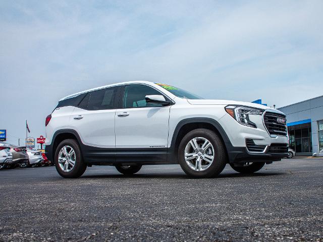 2024 GMC Terrain Vehicle Photo in MADISON, IN 47250-1611
