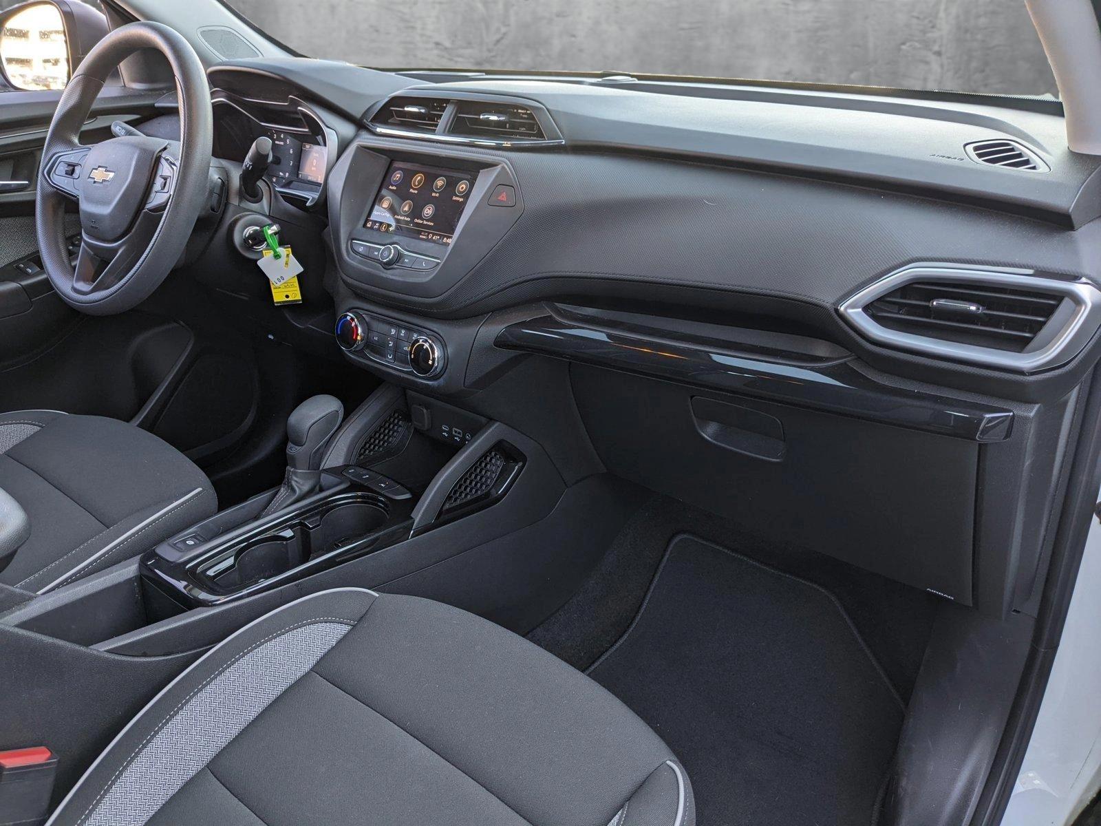 2023 Chevrolet Trailblazer Vehicle Photo in VALENCIA, CA 91355-1705