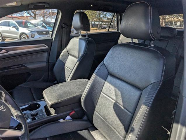 2021 Volkswagen Atlas Cross Sport Vehicle Photo in ENGLEWOOD, CO 80113-6708